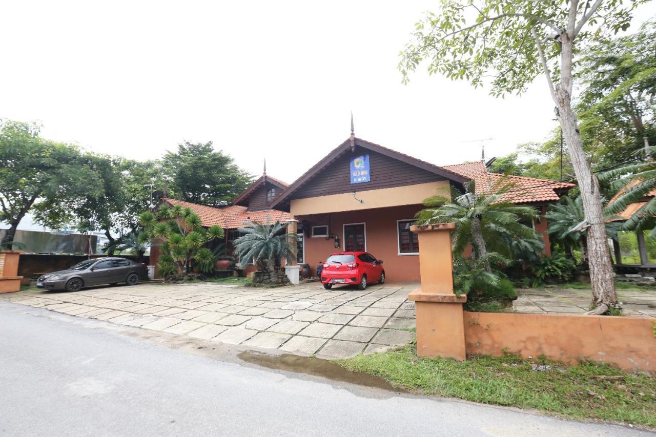 Oyo 89523 Villa Sri Mayang Kuala Terengganu Exterior foto